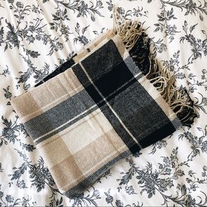 🌟SOLD🌟Checked Scarf